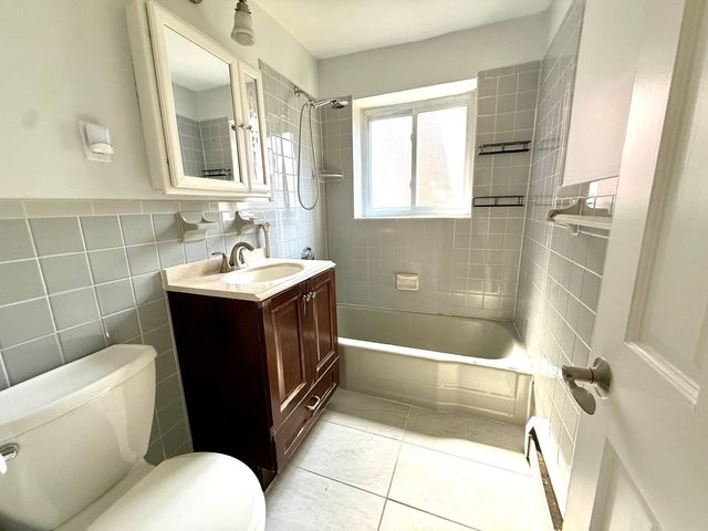 40 Bryon Rd 4, Boston, MA 02467