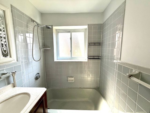 40 Bryon Rd 4, Boston, MA 02467