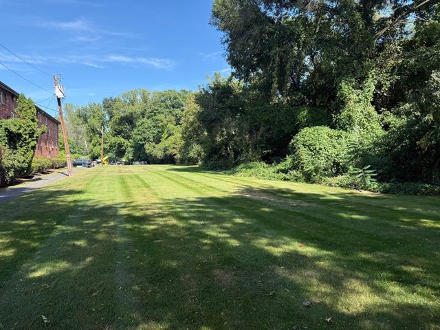 40 Bryon Rd 4, Boston, MA 02467