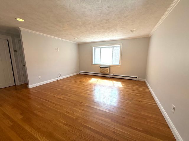 40 Bryon Rd 4, Boston, MA 02467
