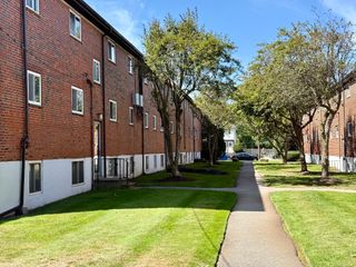 40 Bryon Rd 4, Boston, MA 02467
