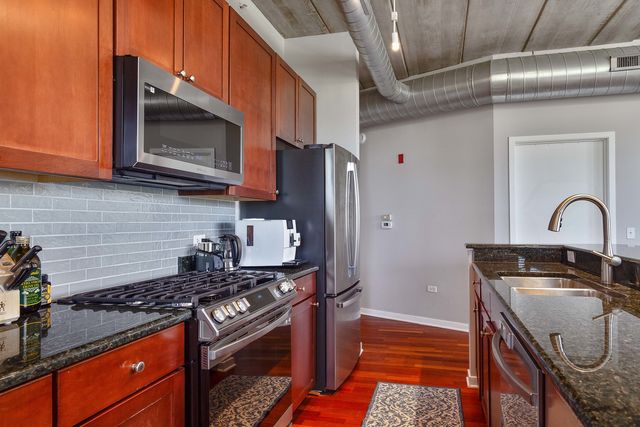 647 Metropolitan Way 214, Des Plaines, IL 60016