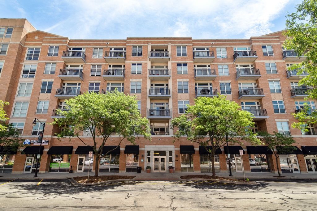 647 Metropolitan Way 214, Des Plaines, IL 60016