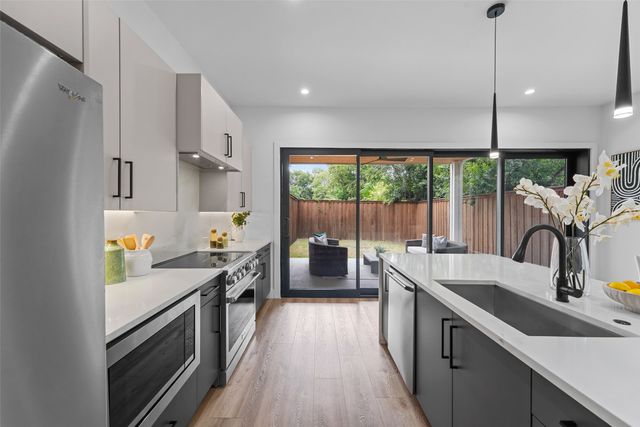 2304 Hondo, Dallas, TX 75219