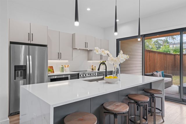 2304 Hondo, Dallas, TX 75219
