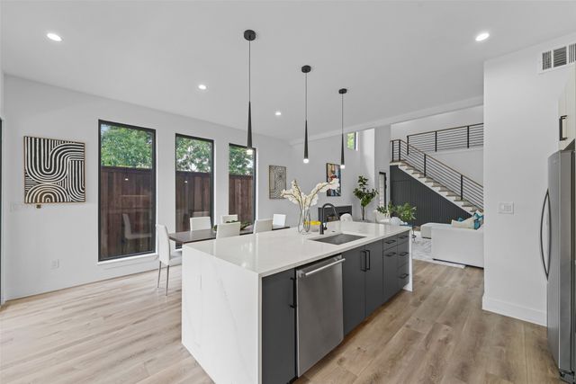 2304 Hondo, Dallas, TX 75219