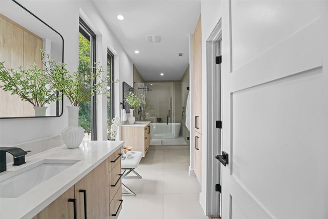 2304 Hondo, Dallas, TX 75219