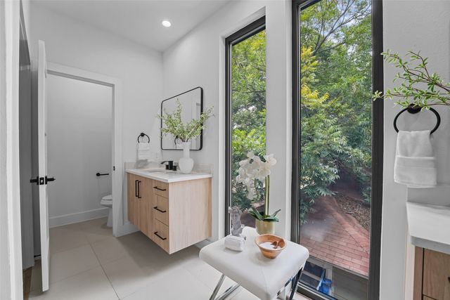 2304 Hondo, Dallas, TX 75219