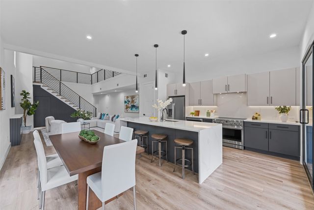 2304 Hondo, Dallas, TX 75219