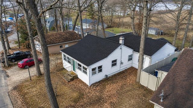 211 North Drive, Brooklyn, MI 49230