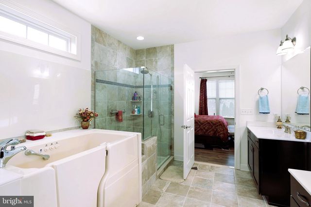 300 NOBLES POND XING, Dover, DE 19904