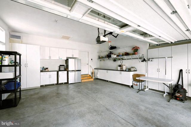 300 NOBLES POND XING, Dover, DE 19904