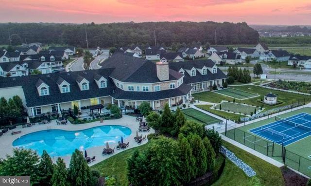 300 NOBLES POND XING, Dover, DE 19904