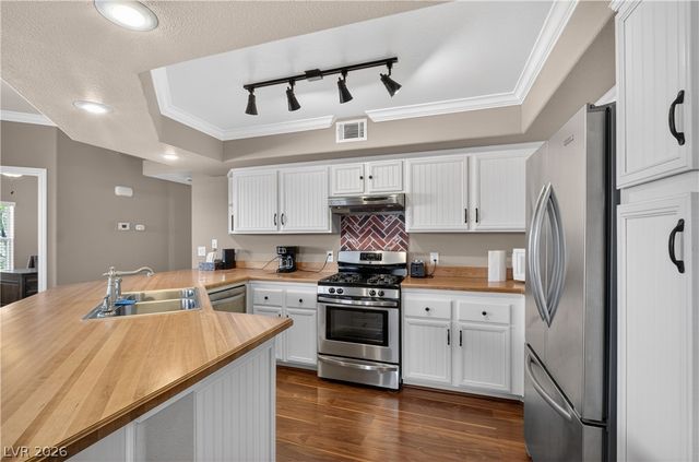 6901 Cobre Azul Avenue 202, Las Vegas, NV 89108