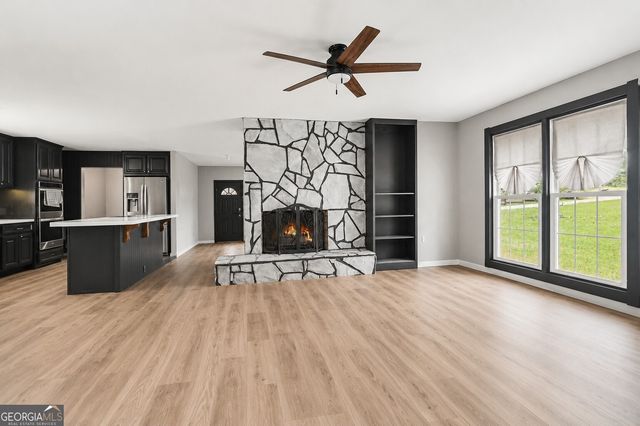 238 W Wedgewood Circle, Newnan, GA 30263