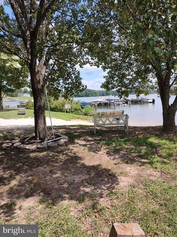 6206 EDS RD, Mineral, VA 23117