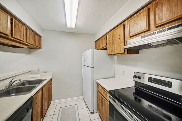 14312 HANGING MOSS CIRCLE 101, Tampa, FL 33613