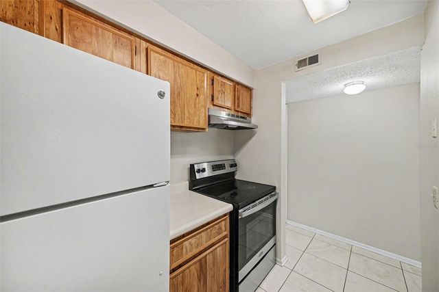 14312 HANGING MOSS CIRCLE 101, Tampa, FL 33613