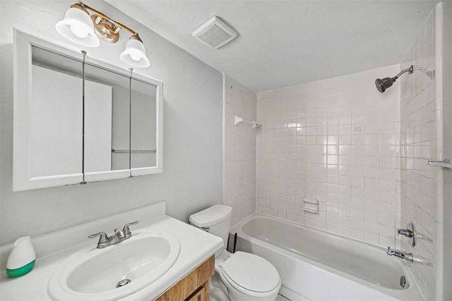 14312 HANGING MOSS CIRCLE 101, Tampa, FL 33613