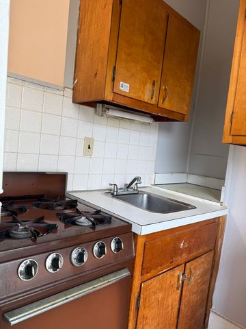 306 W Elm St 8, Brockton, MA 02301
