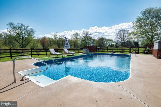 11 MEADOW WOOD LN, Landenberg, PA 19350