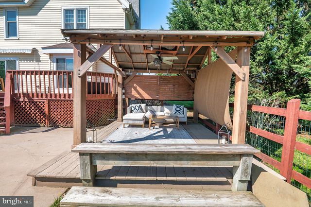 11 MEADOW WOOD LN, Landenberg, PA 19350