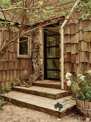 255 Hemlock, Lake Arrowhead, CA 92352