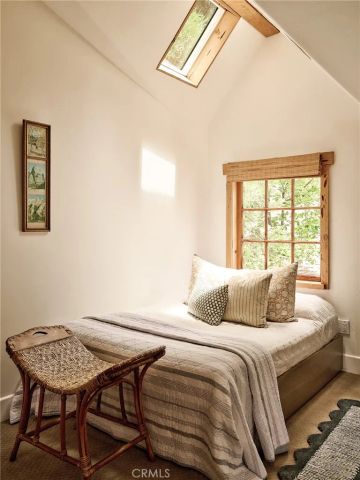 255 Hemlock, Lake Arrowhead, CA 92352