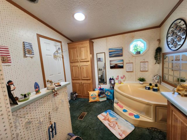 108 Mesquite LN, Burnet, TX 78611