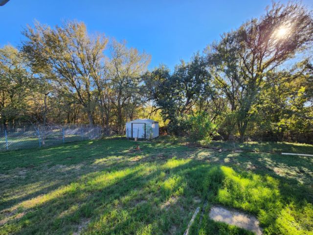 108 Mesquite LN, Burnet, TX 78611