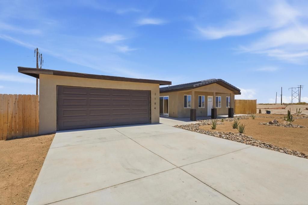 Image 3 of property listing at 2184 Riviera Court, Thermal, CA 92274