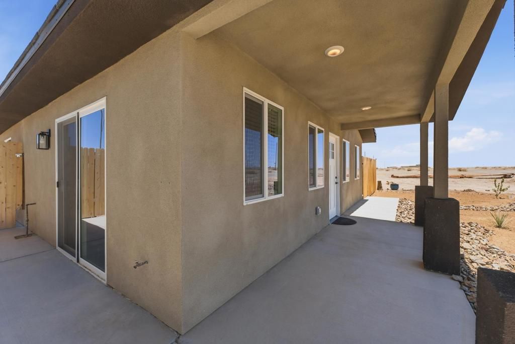 Image 4 of property listing at 2184 Riviera Court, Thermal, CA 92274
