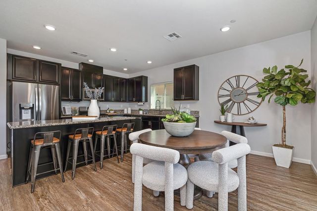 7136 Corvus Cir, Roseville, CA 95747