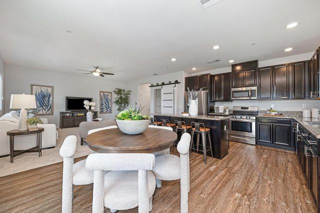 7136 Corvus Cir, Roseville, CA 95747