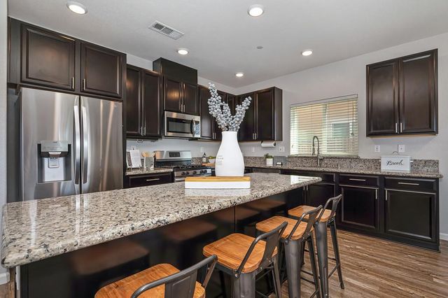 7136 Corvus Cir, Roseville, CA 95747