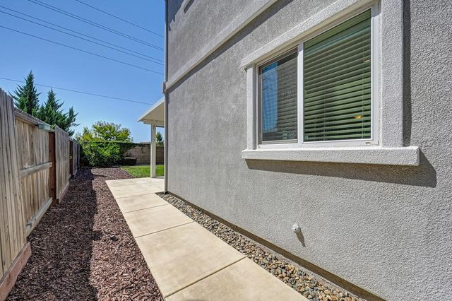 7136 Corvus Cir, Roseville, CA 95747