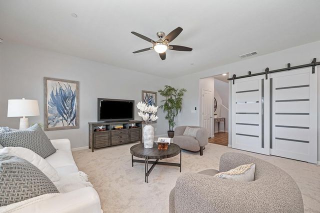 7136 Corvus Cir, Roseville, CA 95747