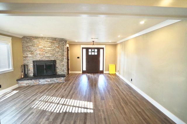 10340 Fowler Avenue, Clovis, CA 93619