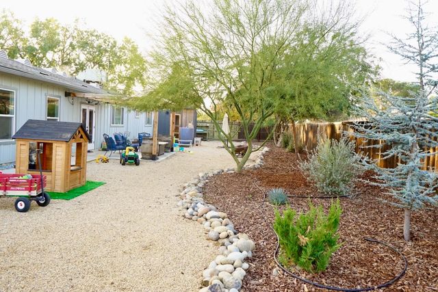 10340 Fowler Avenue, Clovis, CA 93619