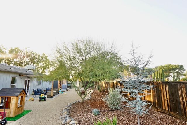 10340 Fowler Avenue, Clovis, CA 93619