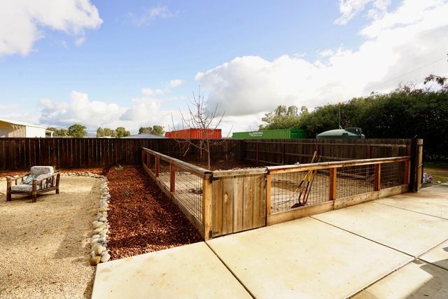 10340 Fowler Avenue, Clovis, CA 93619