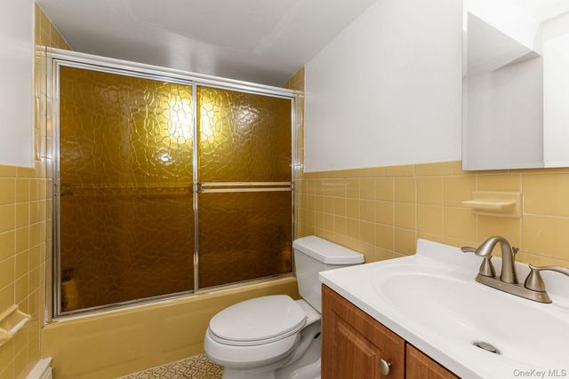 409 barnard Avenue, Woodmere, NY 11559