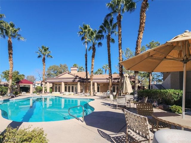 9325 West Desert Inn Road 218, Las Vegas, NV 89117