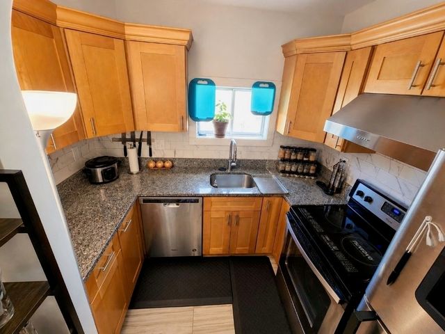 33 Jefferson St 3, Cambridge, MA 02141