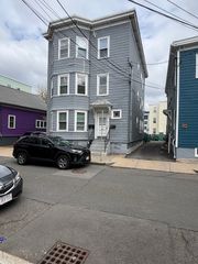 33 Jefferson St 3, Cambridge, MA 02141