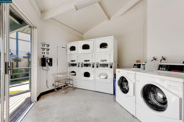 1731 Ellis St 16, Concord, CA 94520