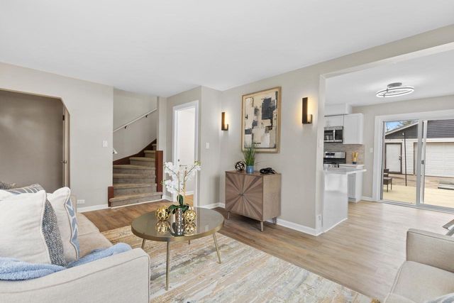 1913 E Eden PLACE, Saint Francis, WI 53235