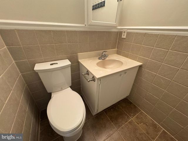 9207 HUNTING PINES PL, Fairfax, VA 22032