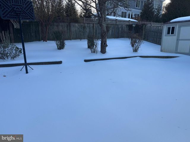 9207 HUNTING PINES PL, Fairfax, VA 22032