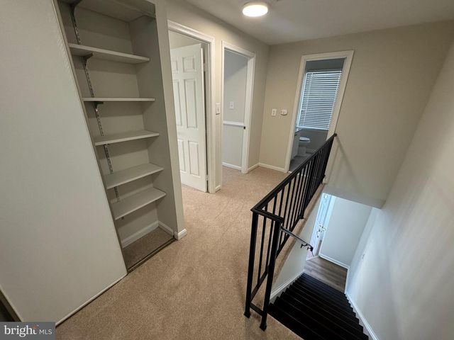 9207 HUNTING PINES PL, Fairfax, VA 22032